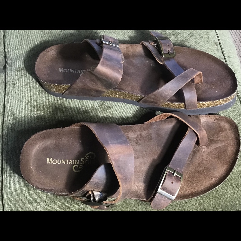 Women’s mountain Sole sandals brown size 9